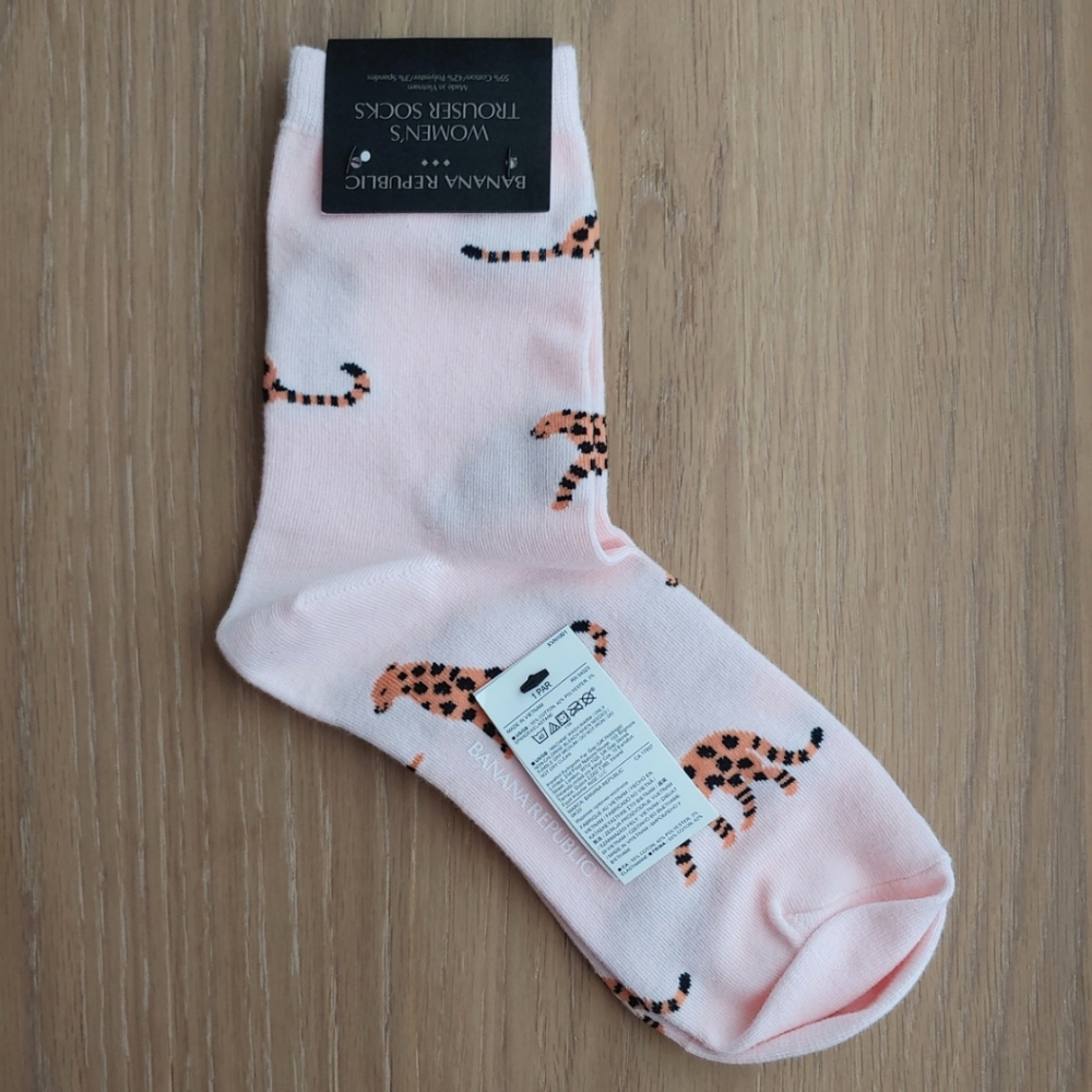 NWT Banana Republic Leopard Trouser Socks / Classic Pink / One Size